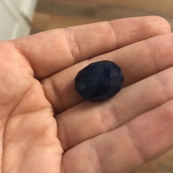 Nearly 20 CT Blue Sapphire - Picture 2 of 6